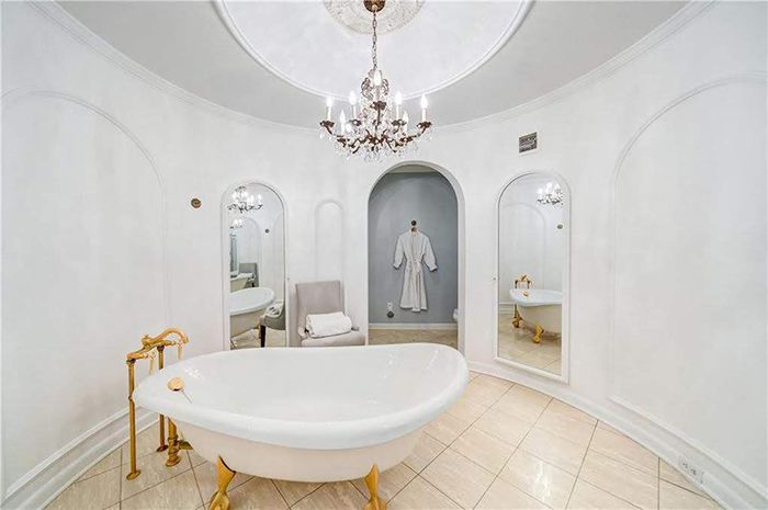 Hickory mediterranean renovation master bathtub