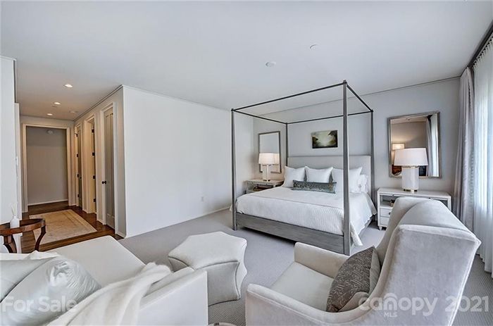 1198 Queens Rd suire