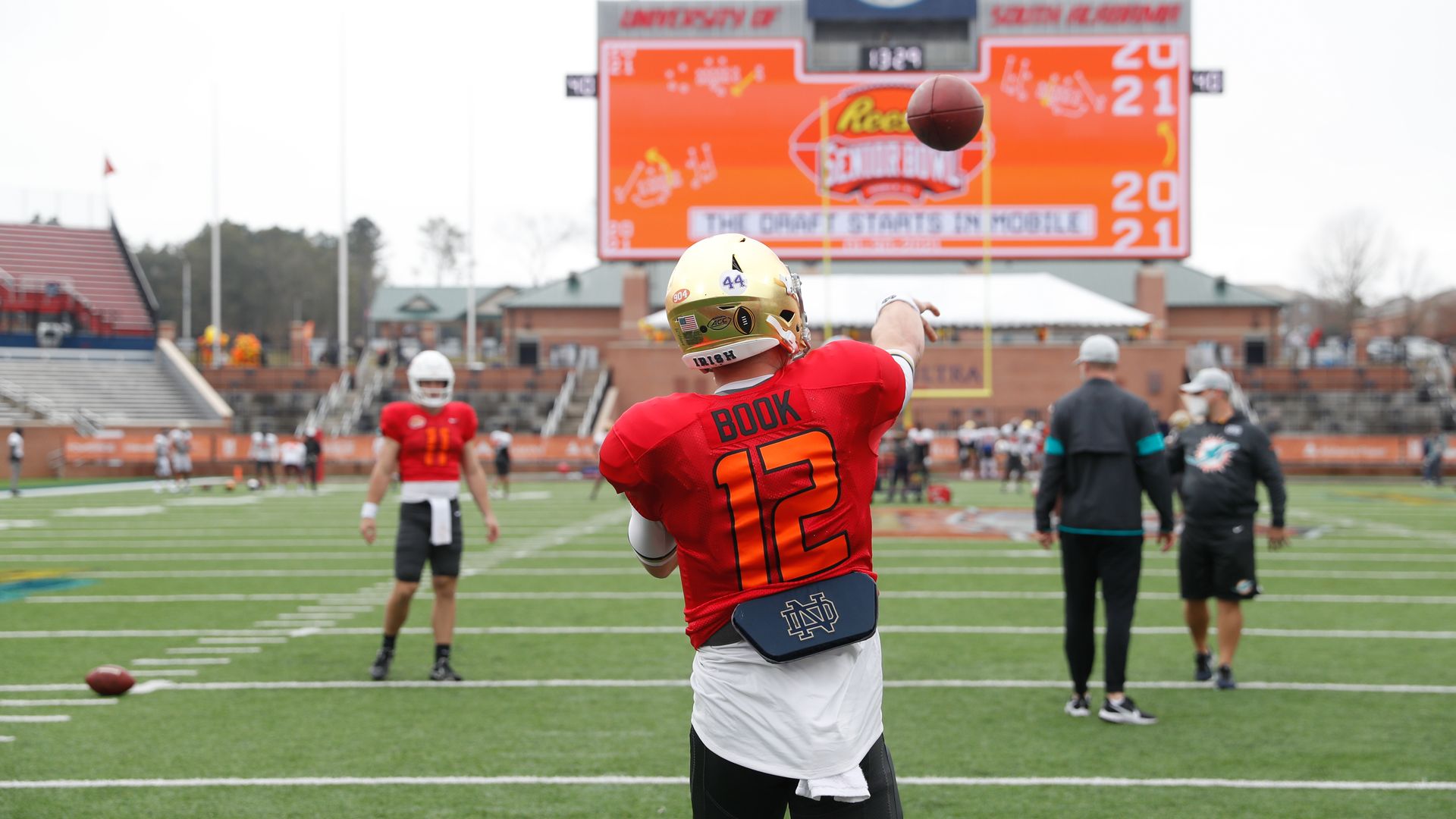 QB throwing