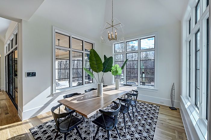 10200 Sweetleaf Place dining room