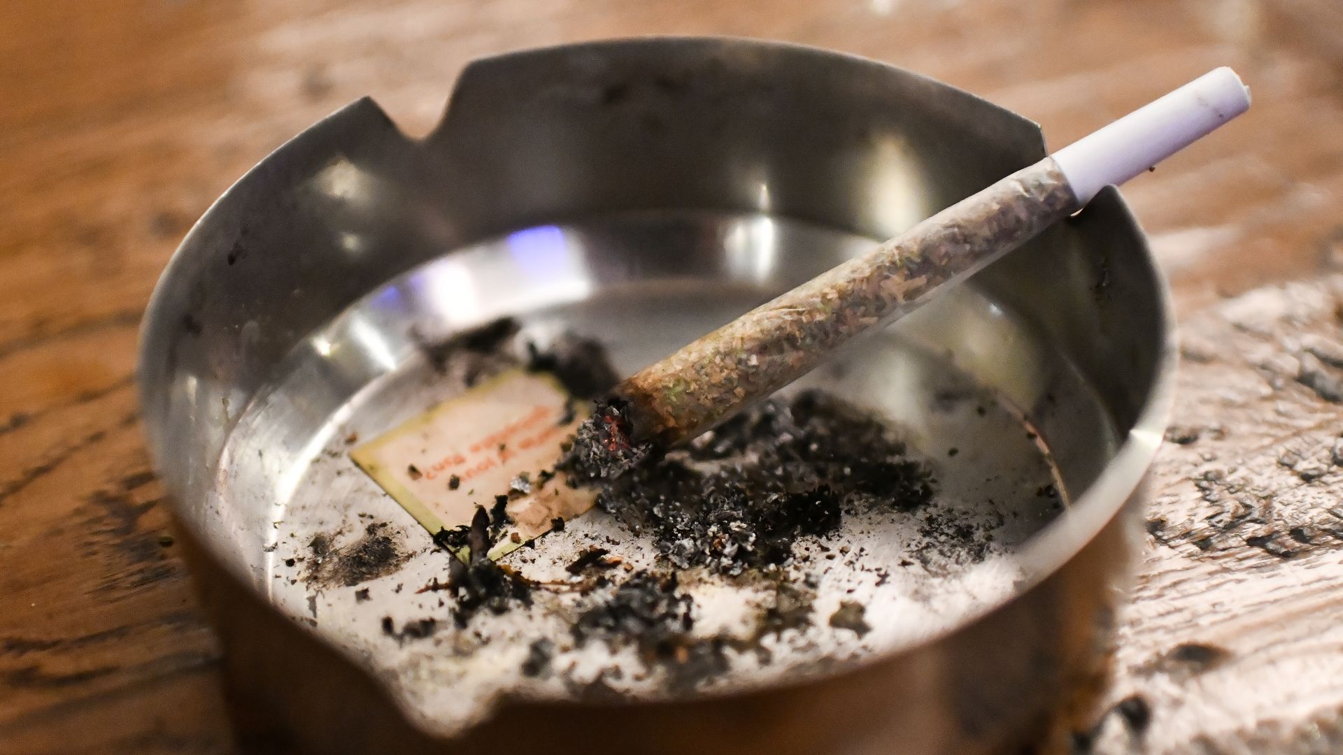 joint in an ashtray
