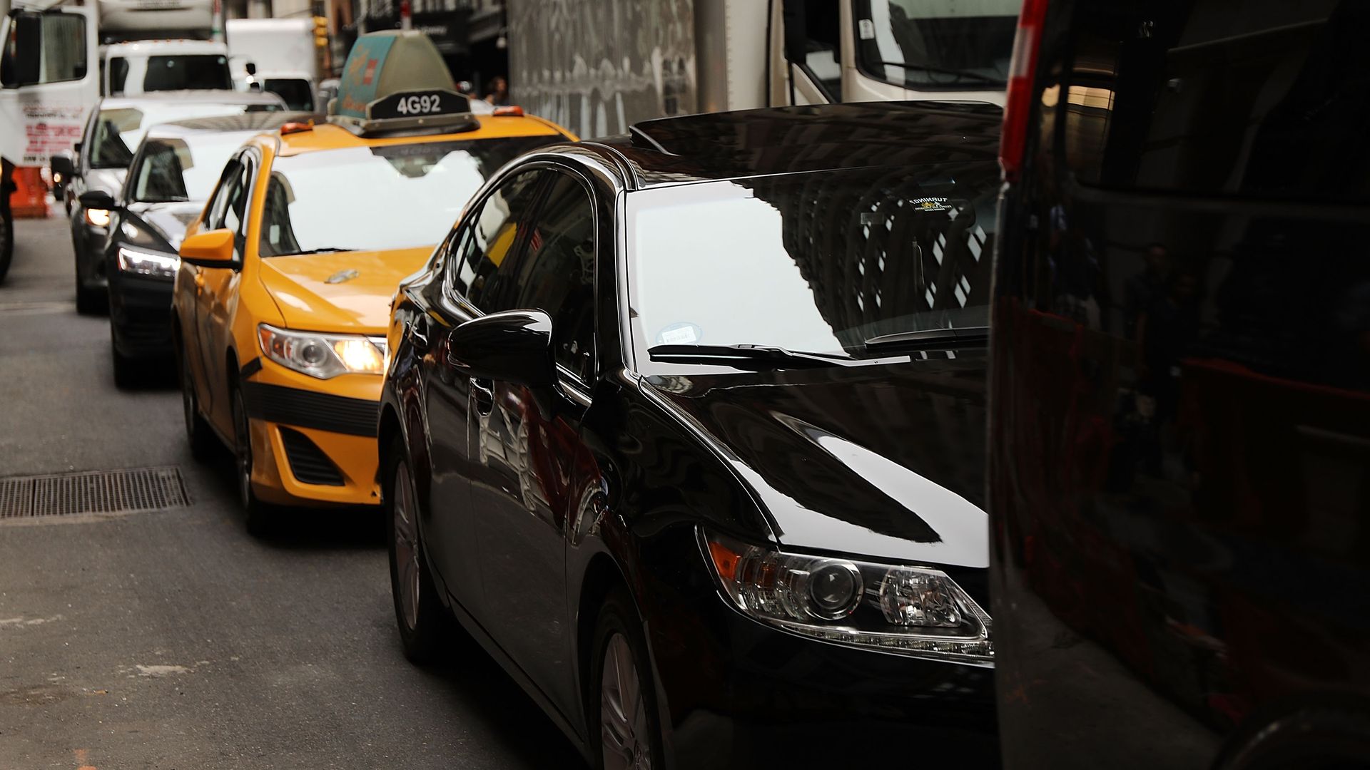 A line of cars and taxis in New York