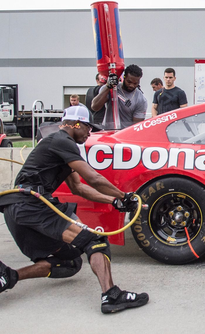 Curtis Walls changing tires in NASCAR