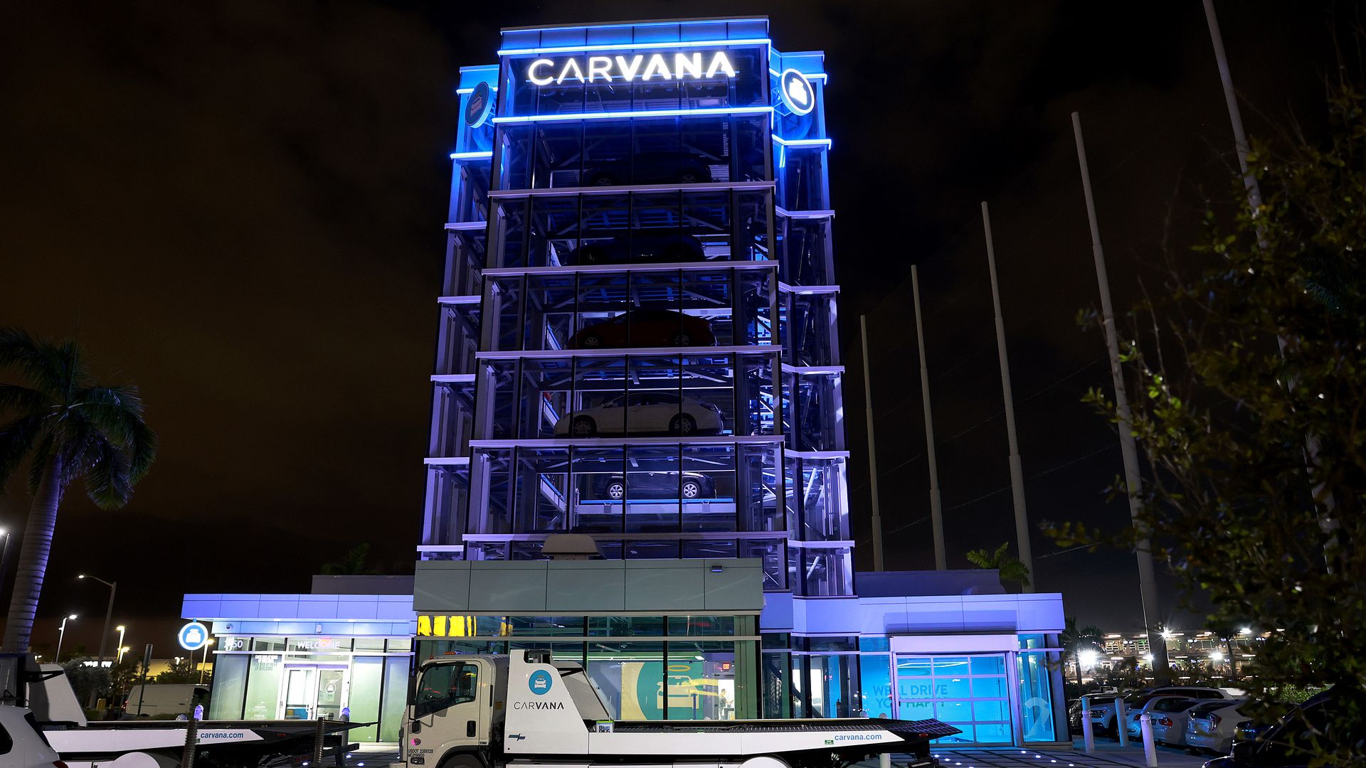 A car vending machine that says, "Carvana."