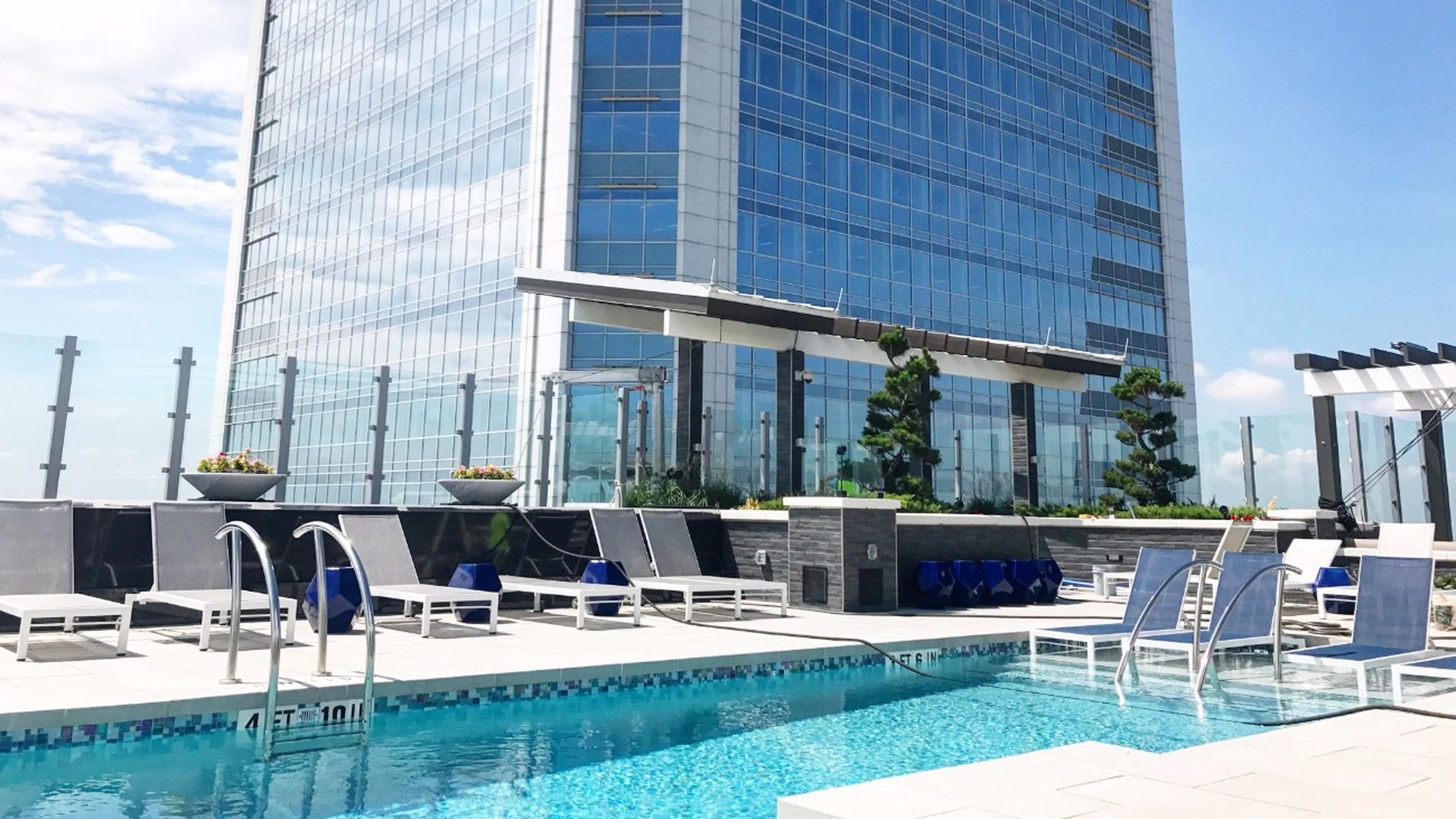 museum-tower-rooftop pool-charlotte