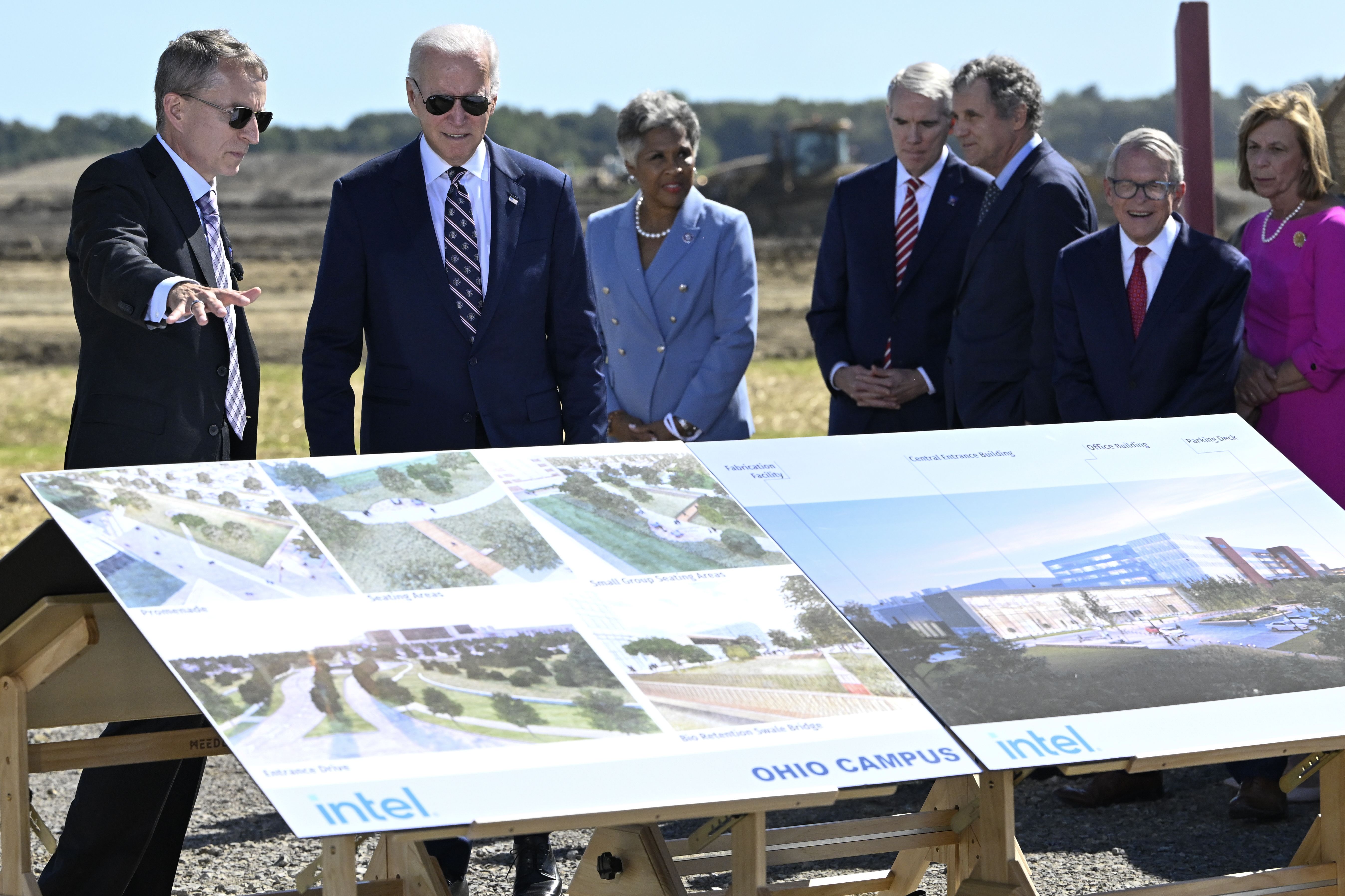 Intel CEO Pat Gelsinger joins President Biden and other Ohio political figures on a tour of the Intel semiconductor manufacturing facility site. 