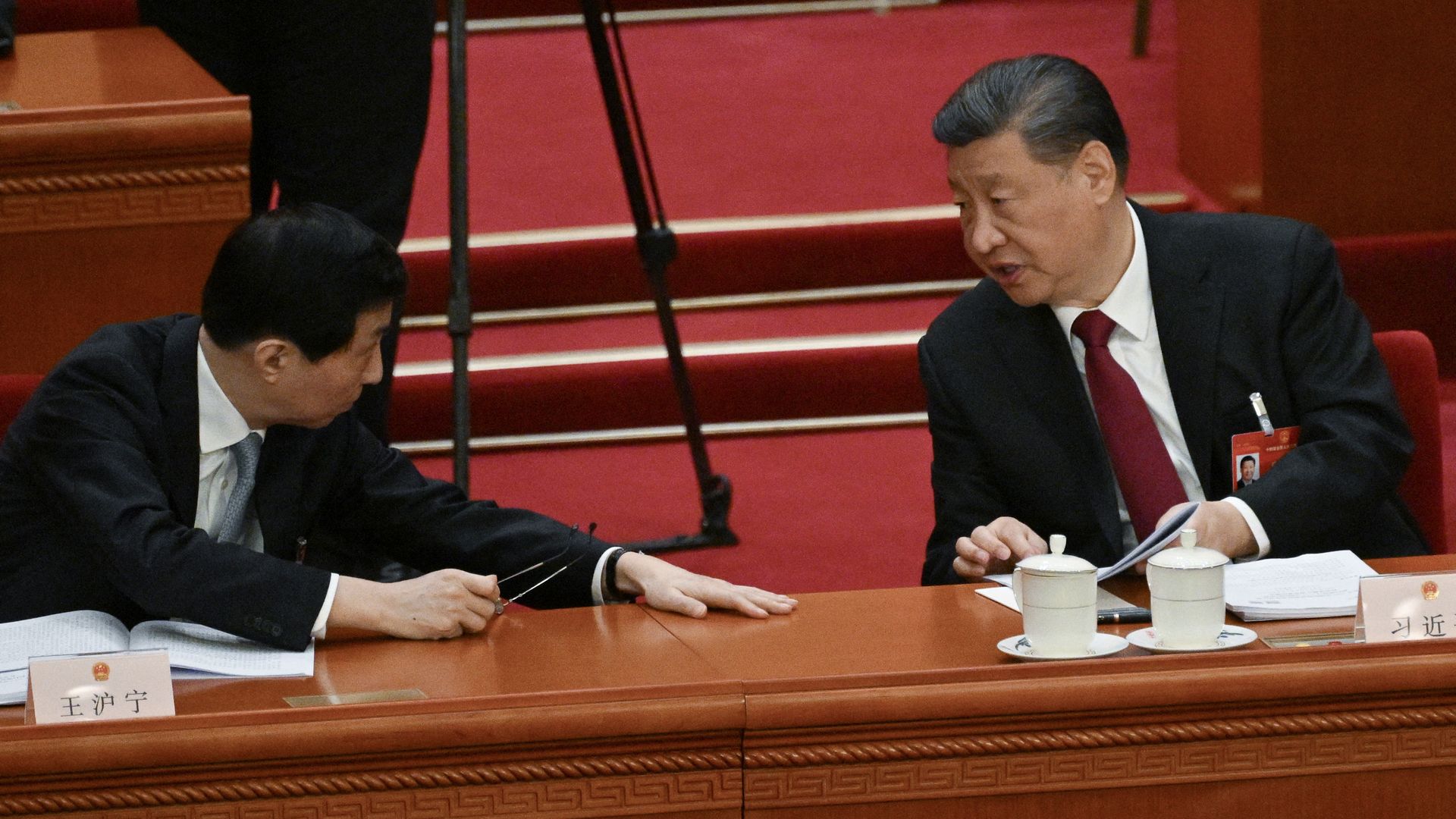 Chinese president Xi Jinping (right)