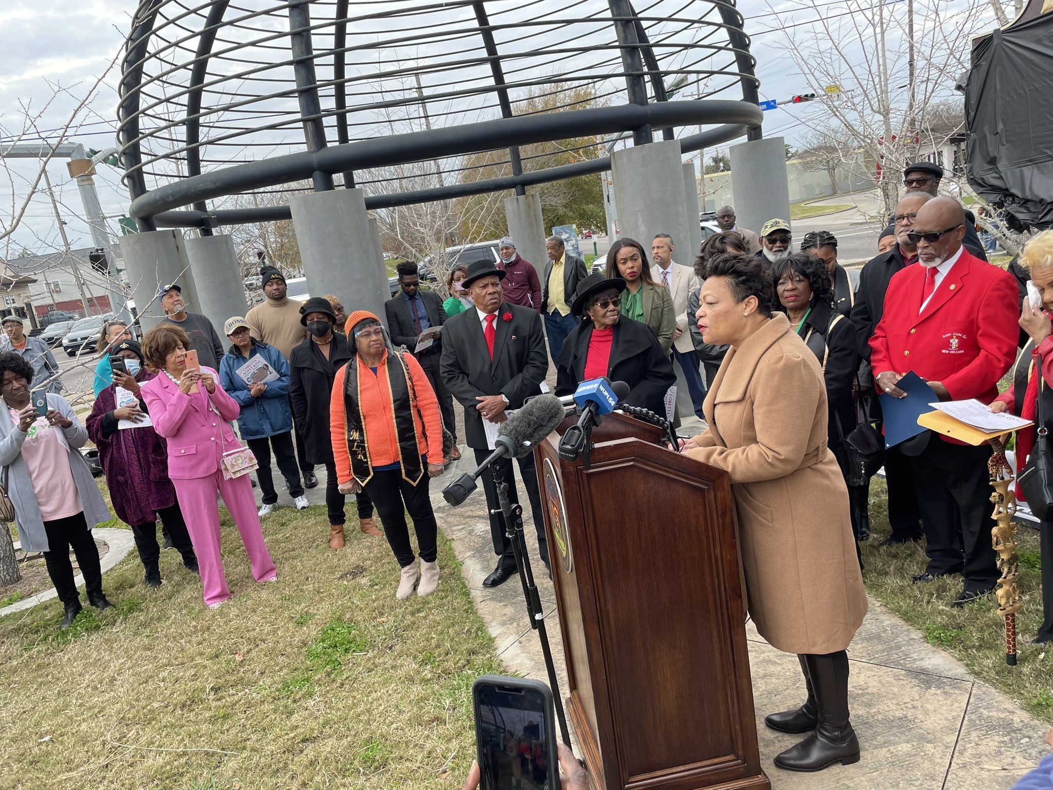 Photo shows Mayor Cantrell and other leaders at the unveiling of a historic marker honoring Coretta Scott King