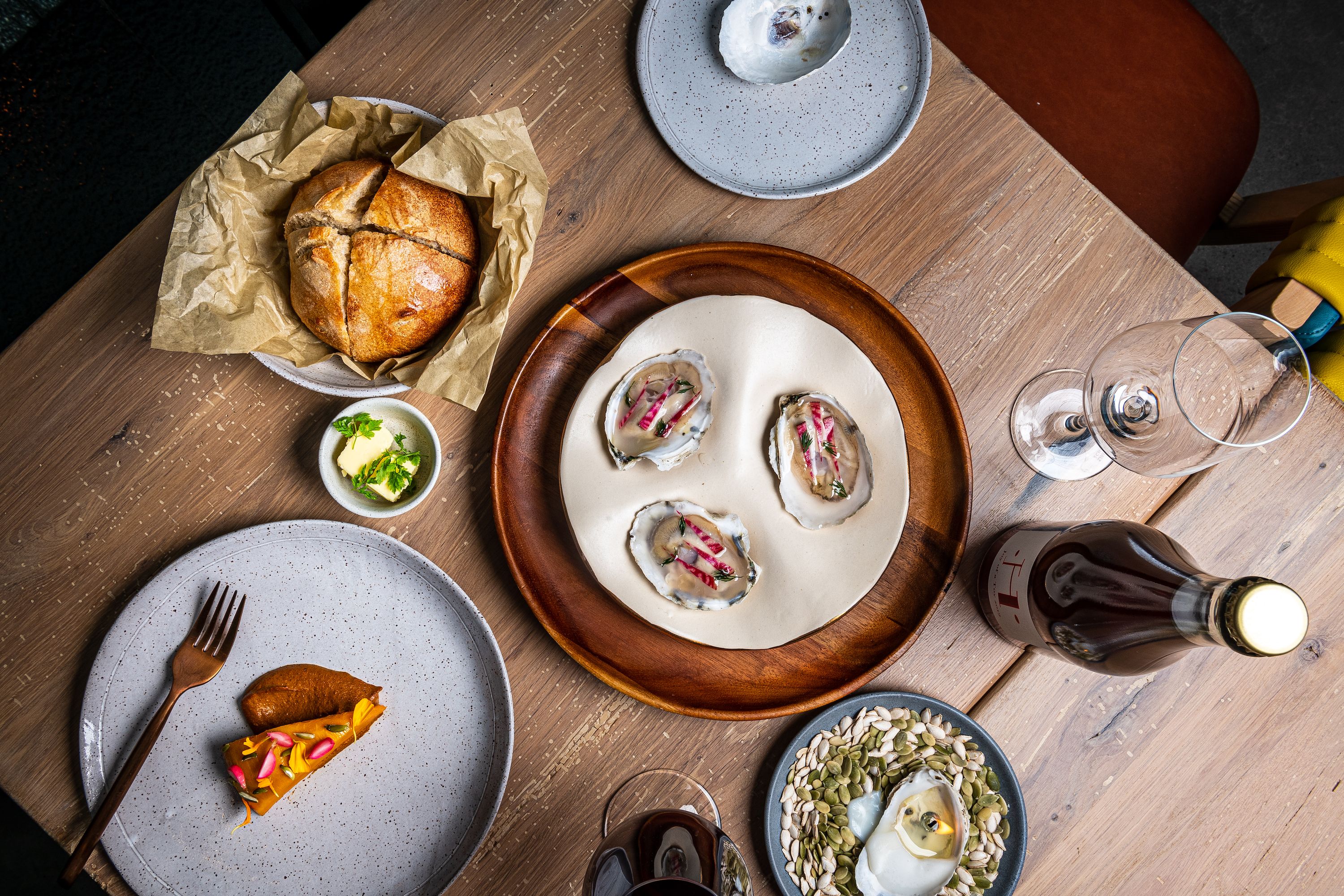 oyster-oyster-opens-casual-pizza-and-oyster-bar-in-shaw-axios