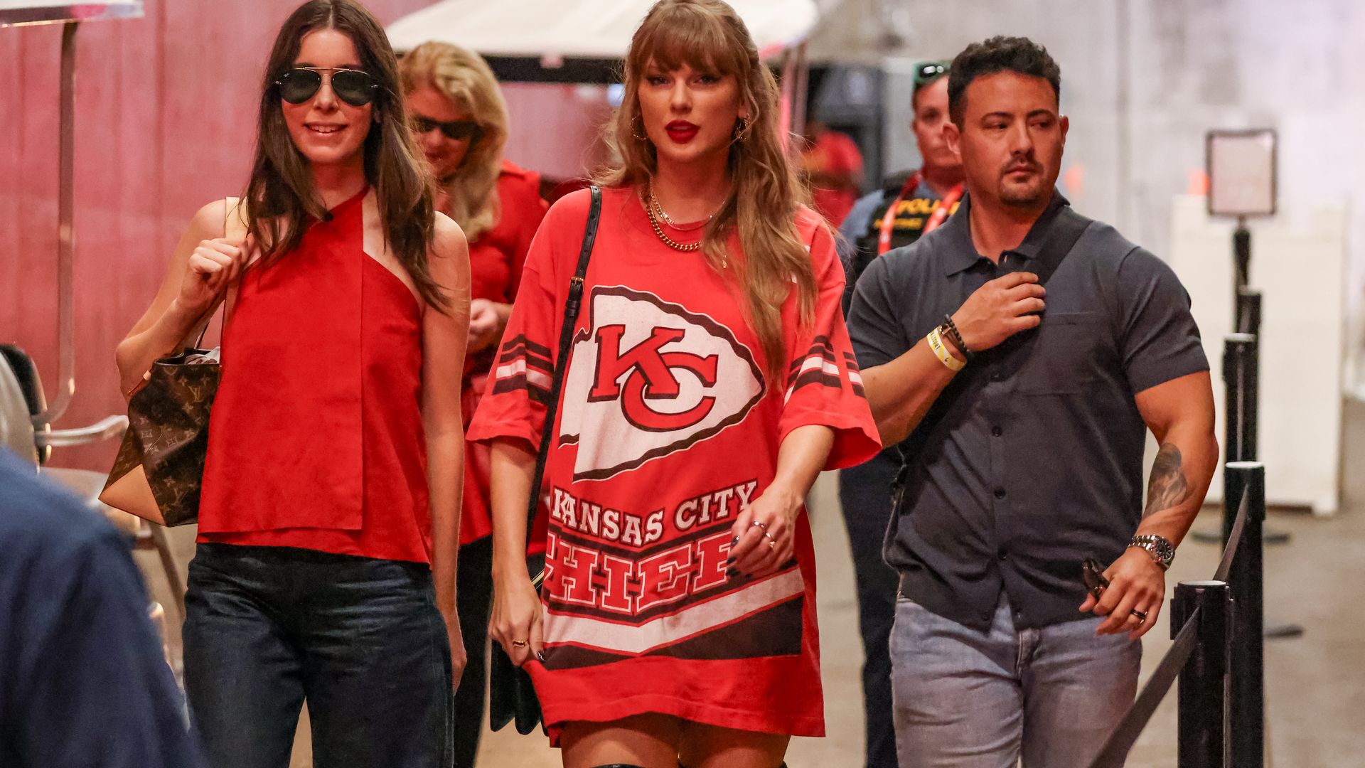 KANSAS CITY, MO - SEPTEMBER 15: Taylor Swift arrives at the stadium before an NFL game between the Cincinnati Bengals and Kansas City Chiefs on September 15, 2024 at GEHA Field at Arrowhead Stadium in Kansas City, MO.
