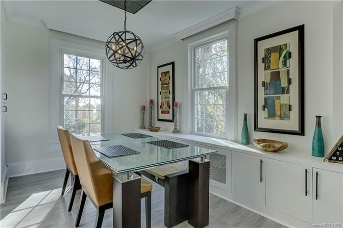 2501 Roswell Ave #301 dining room