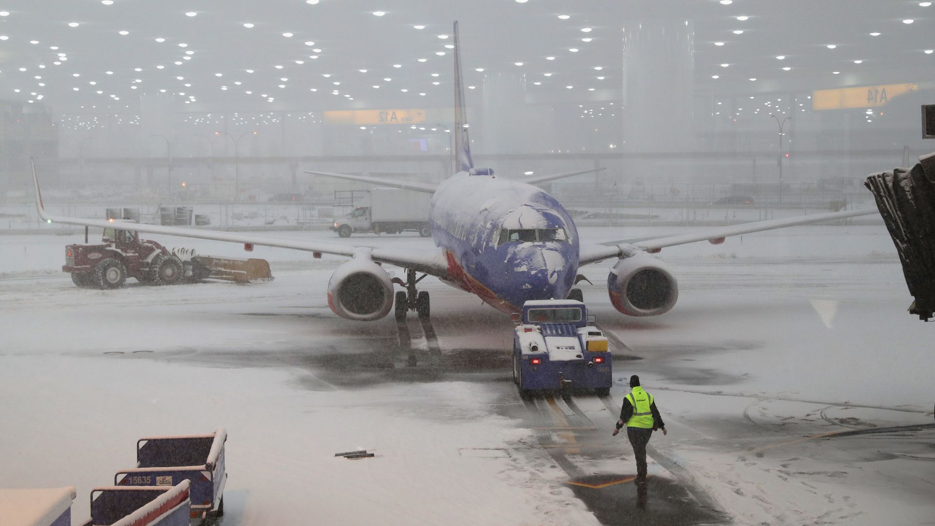 More Than 1 600 Flights Canceled As Major Winter Storm Approaches Midwest
