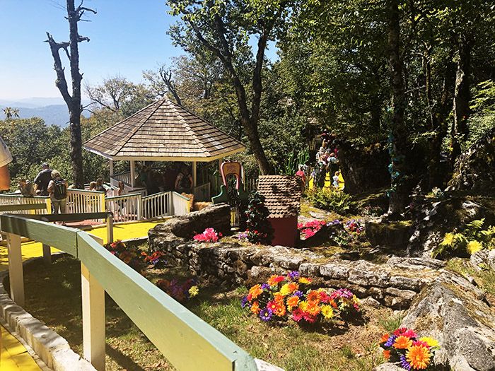 Autumn at Oz setting