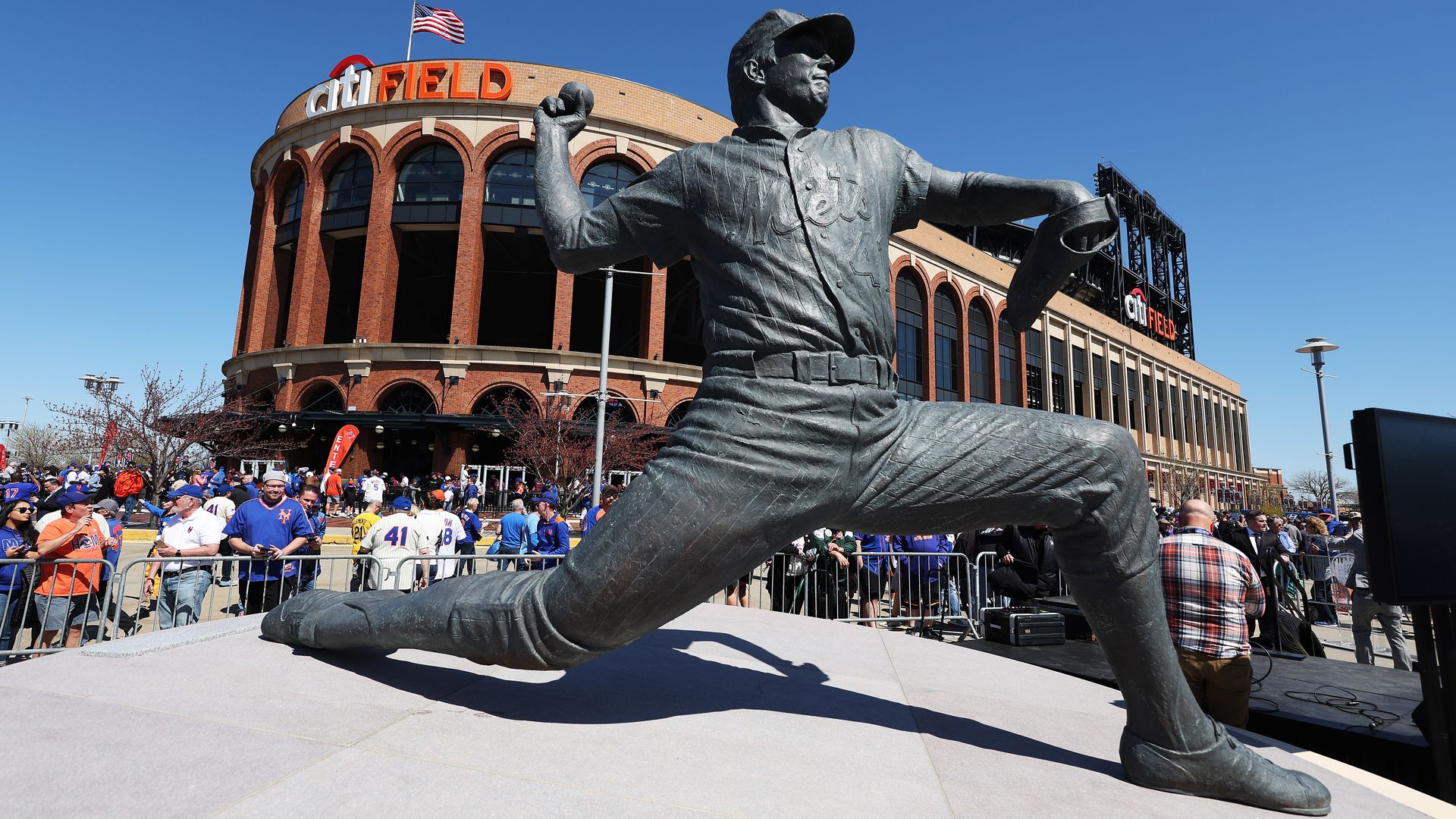 Tom Seaver statue