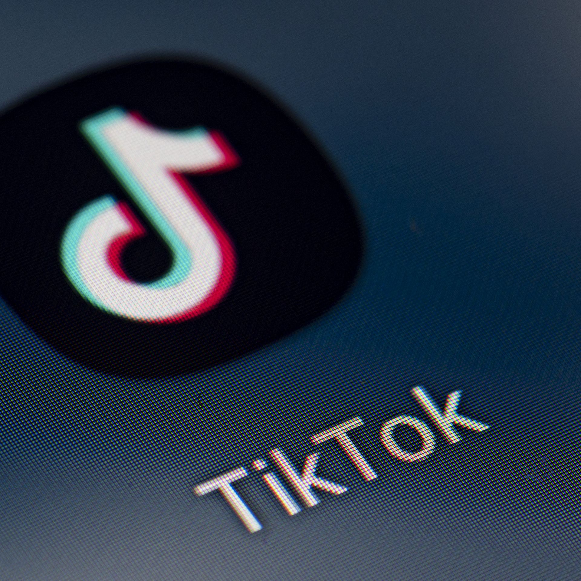 Senate bill seeks to ban Chinese app TikTok from government work