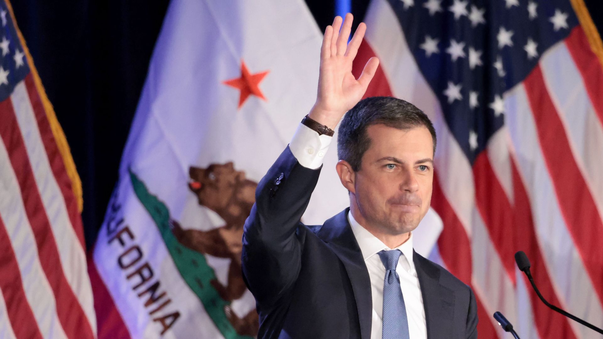  Secretary of the transportation Pete Buttigieg waves after speaking at the California delegation breakfast on Wednesday, August 21, 2024 in Chicago, IL. 
