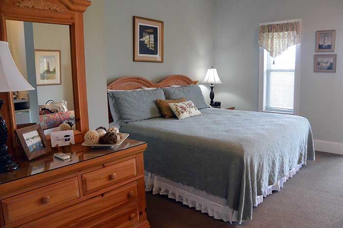 Old-Baldy-Room-at-The-Sunset-Inn