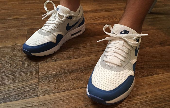 feetures-on-nikes