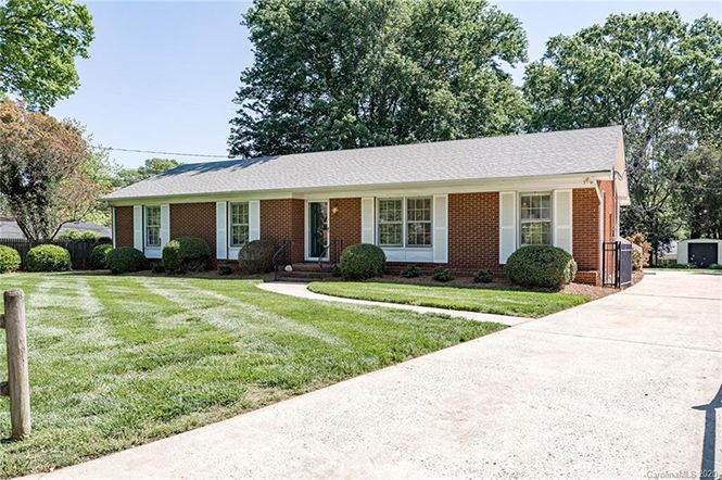 4324 Maypole Court front