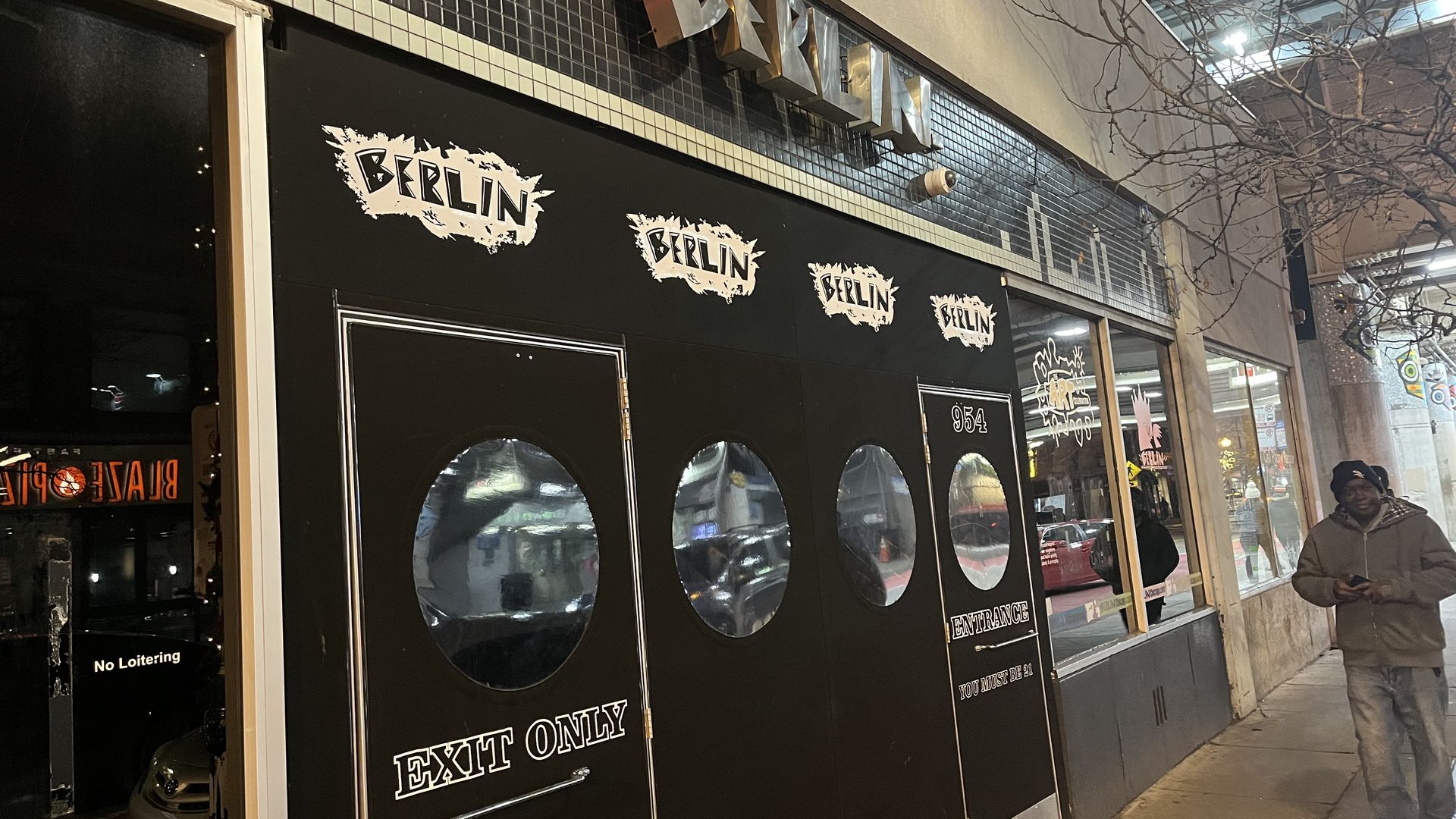 Photo of a sign that says "Berlin"