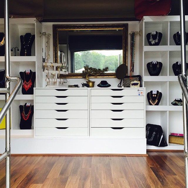 Inside-Mirror-Mirror