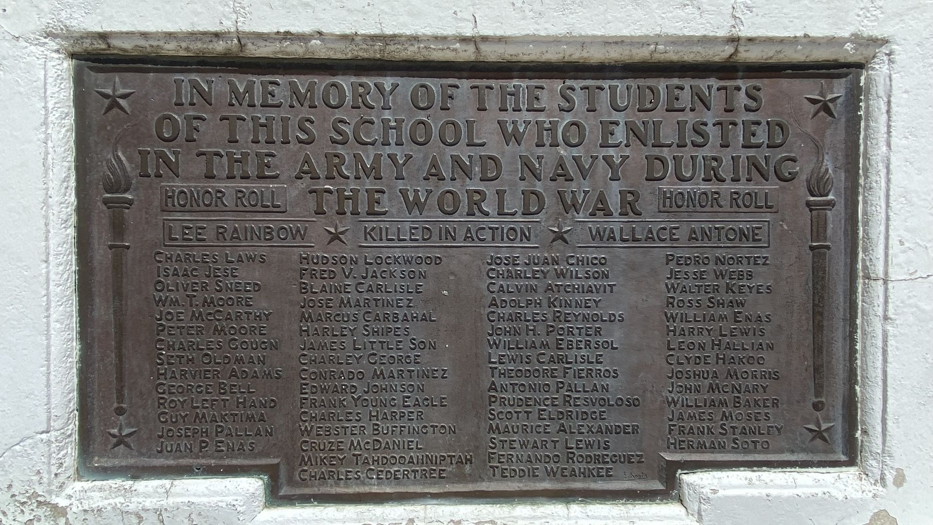 A plaque dedicated to students who enlisted during World War I.