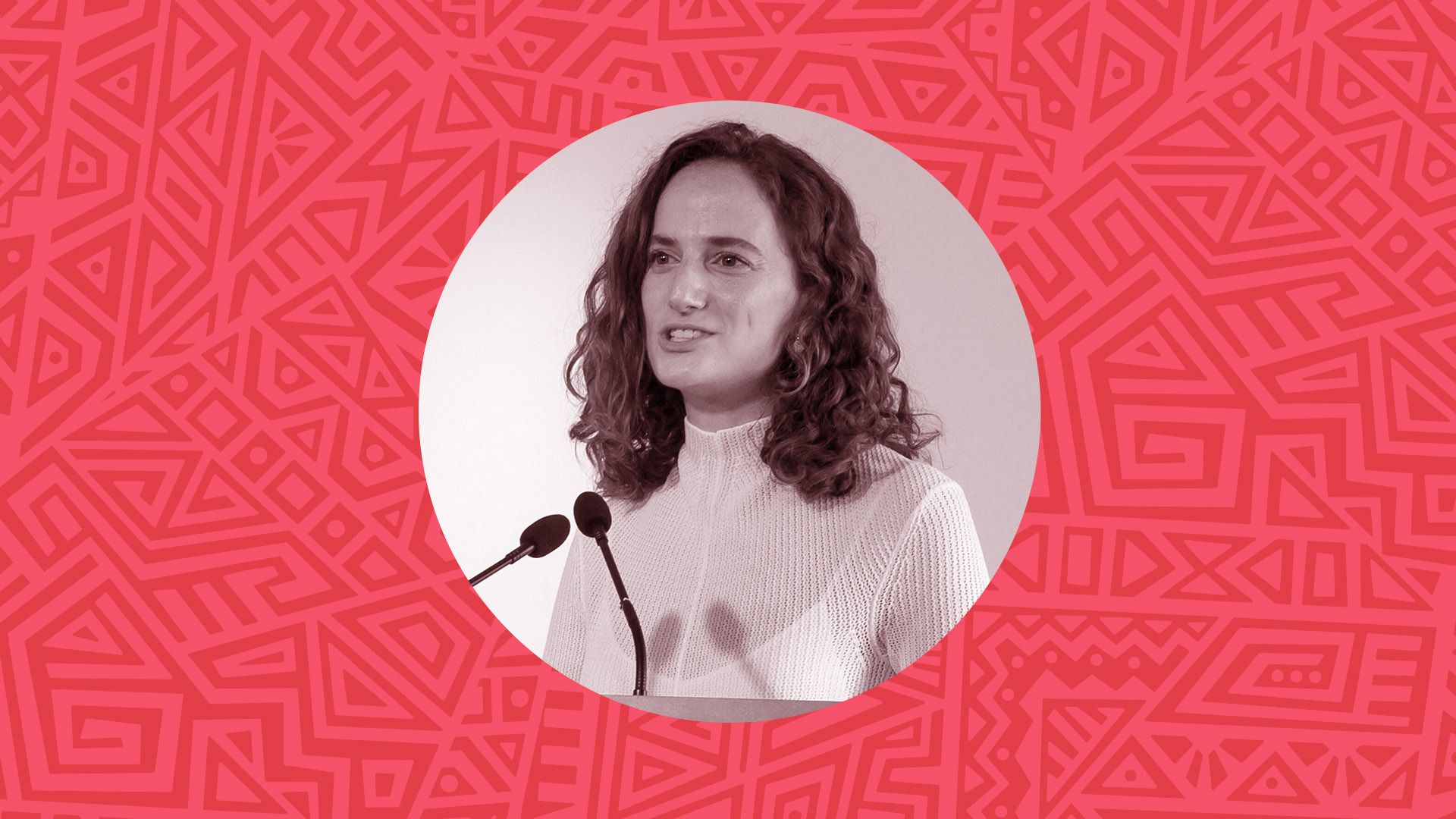 Carlota Ortiz Monasterio against a backdrop with lines 