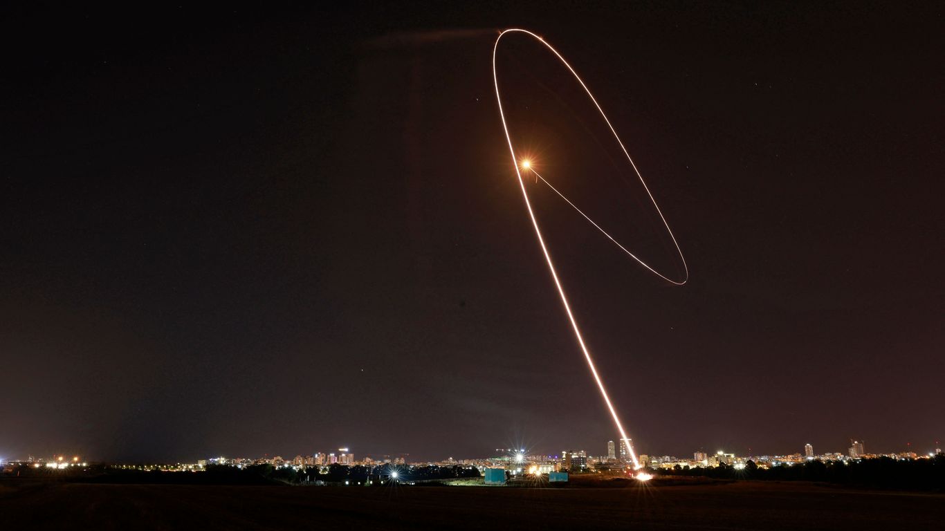 Explosions in Tel Aviv and Gaza as Israeli-Palestinian crisis escalates