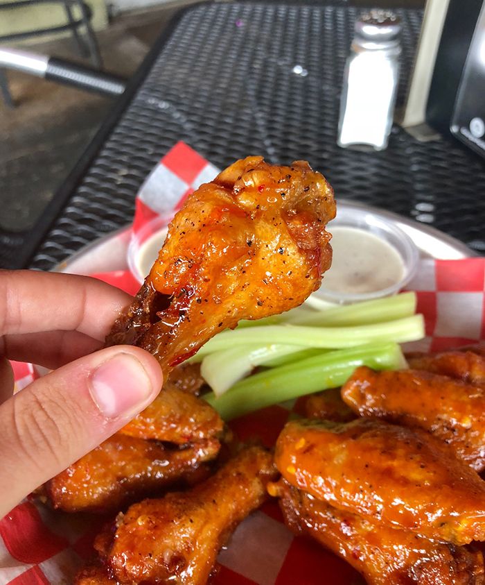 chicken-wings-at-lebowski's-in-dilworth
