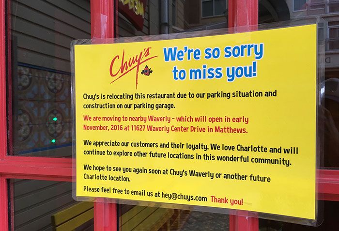 chuy's-note-on-door-southpark-closing