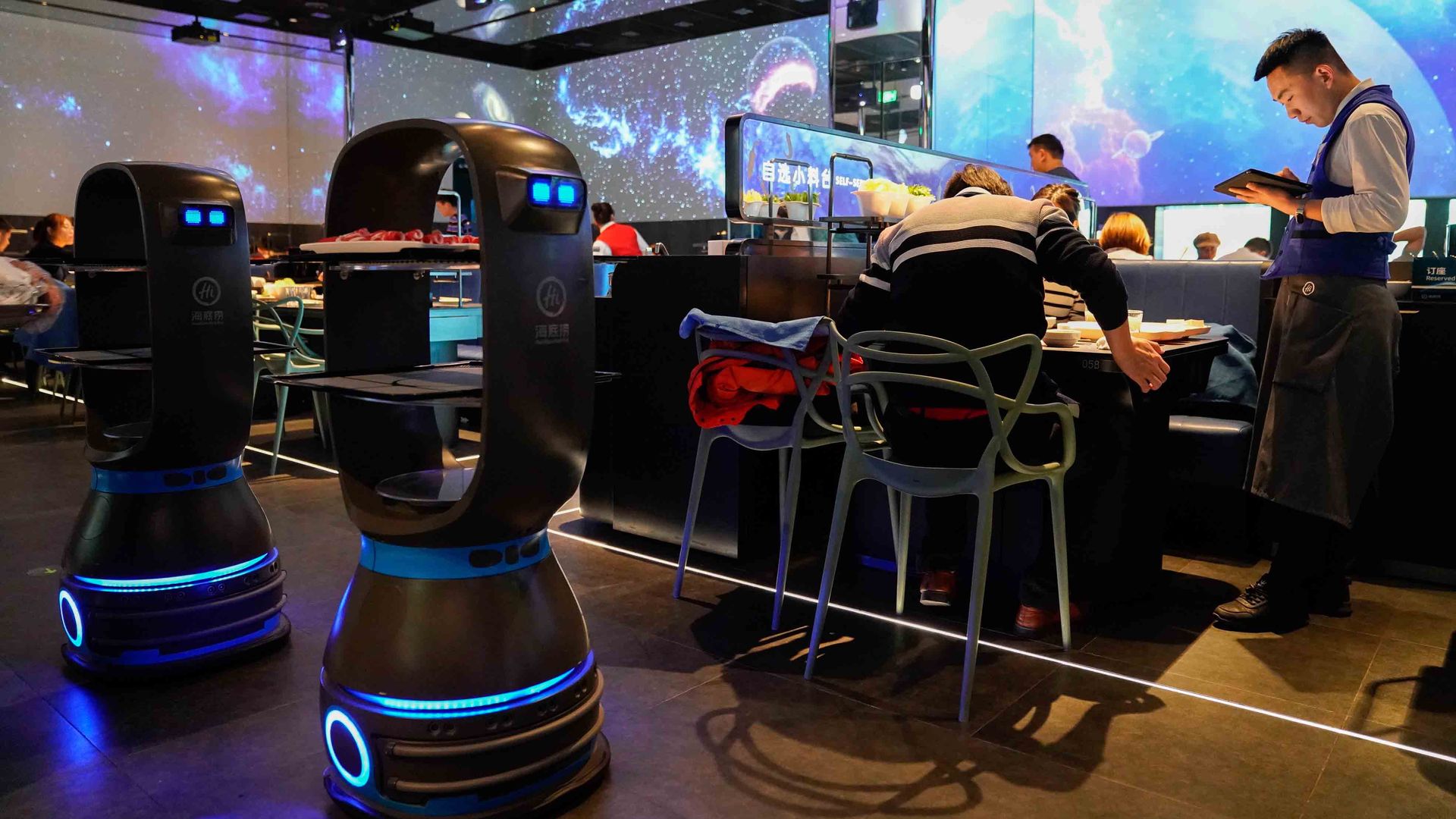 Delivery robots in restaurants