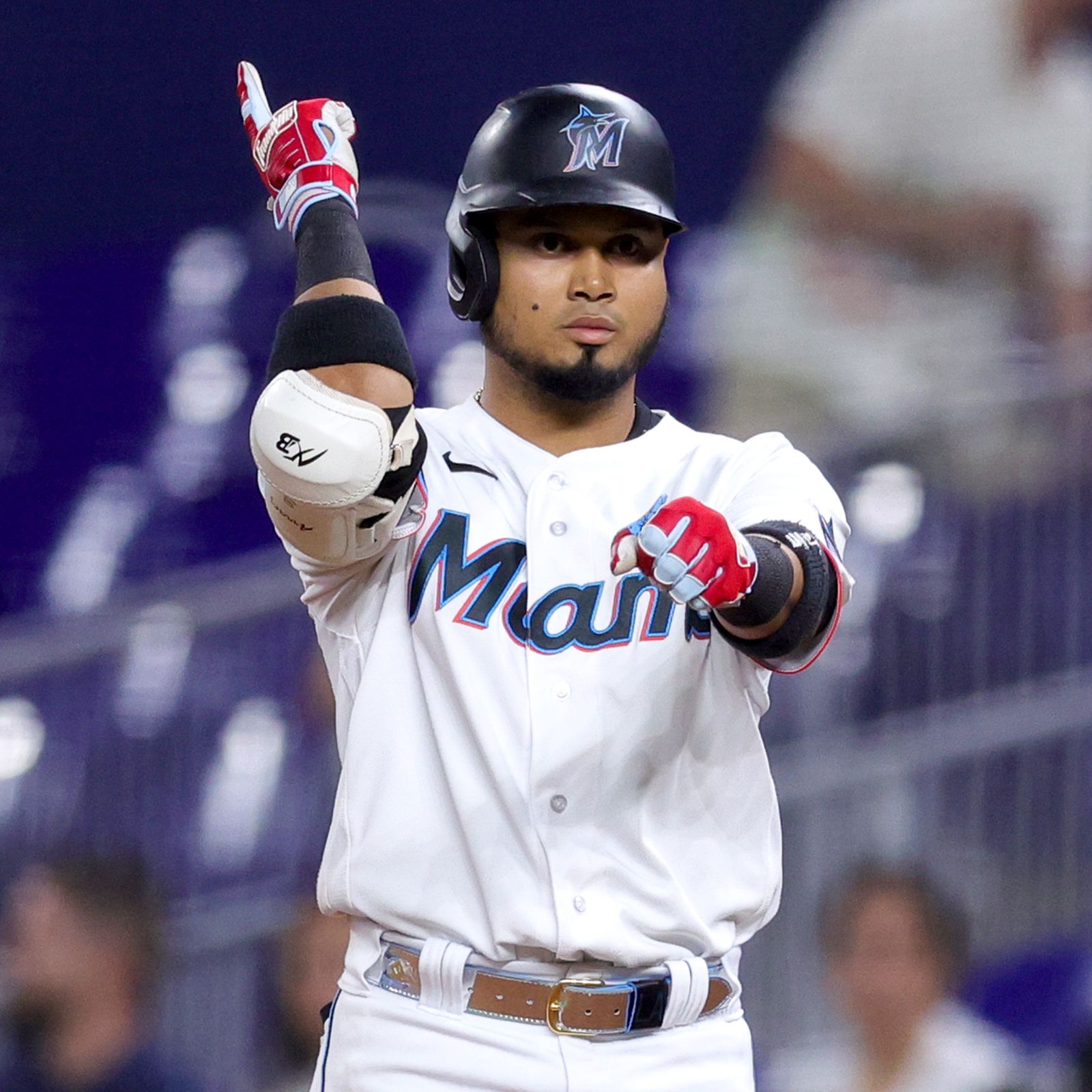 Luis Arraez hits the first cycle in Miami Marlins history