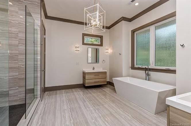 1007 Matheson Ave bathroom