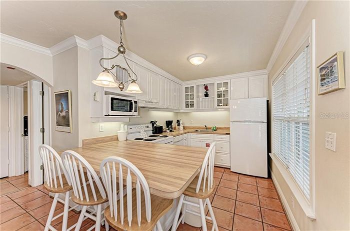 1325 Gulf Dr N #231 kitchen