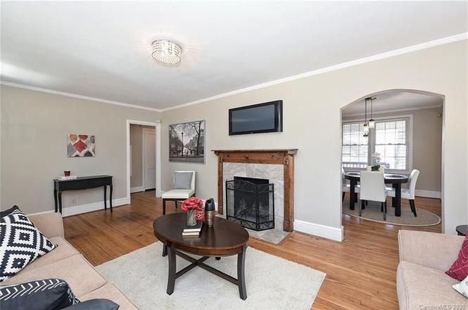 2338 Morton St living area