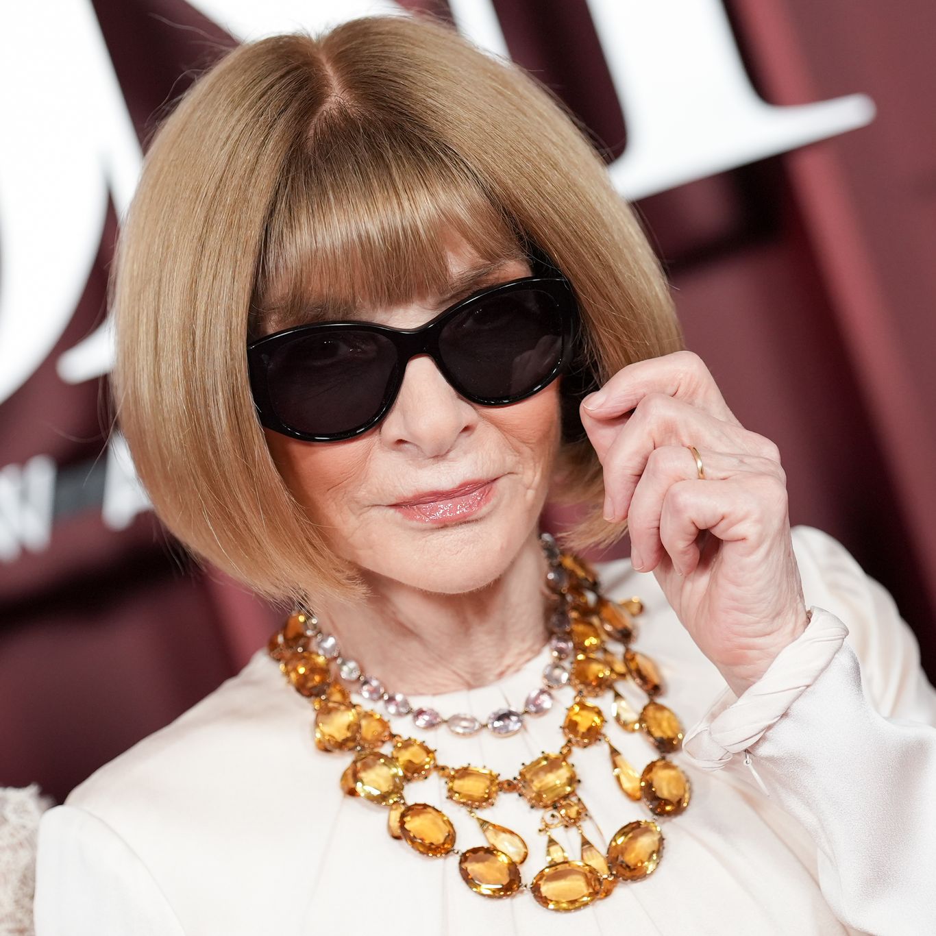 Anna Wintour to step back from running Vogue U.S.