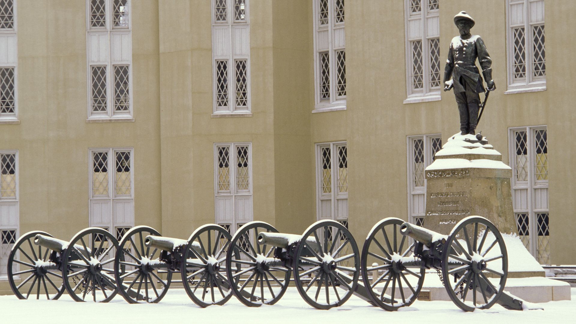 Photo of the Stonewall Jackson's statue at Virginia Military Institute