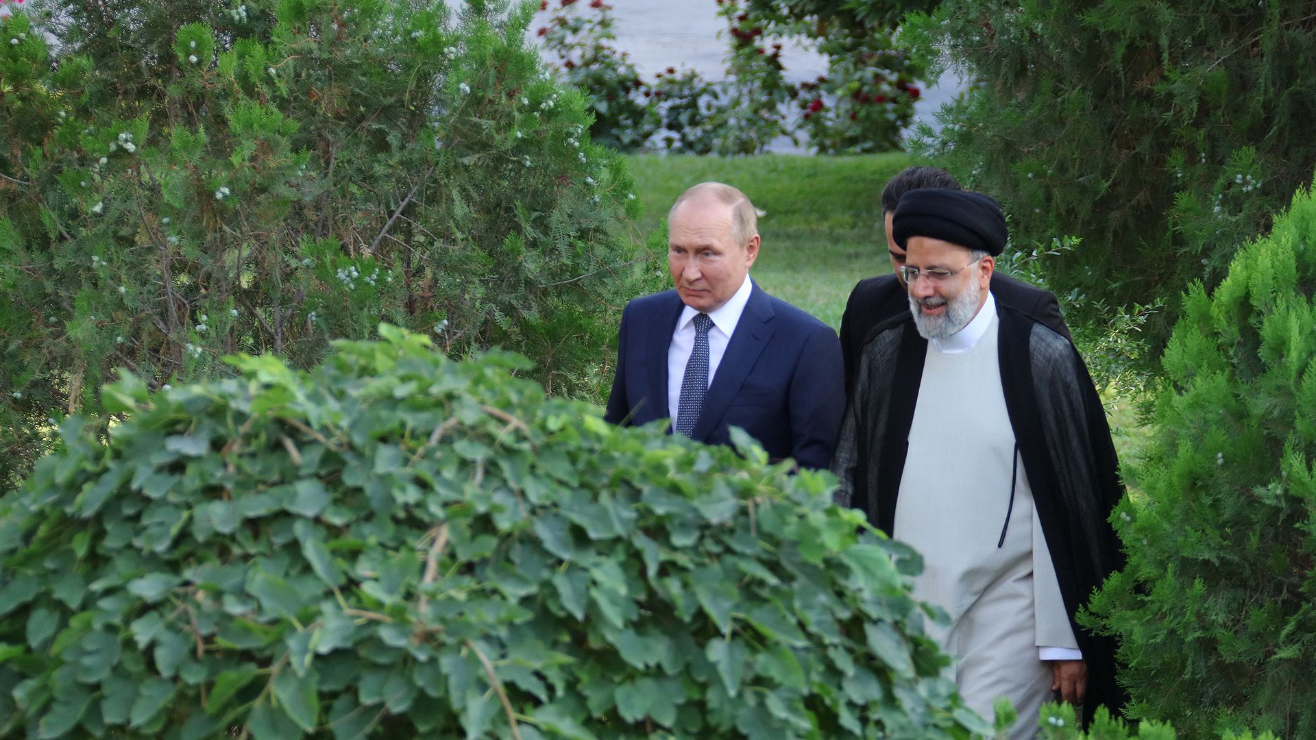 Russian President Vladimir Putin (L) meets with Iranian President Ebrahim Raisi (R) in Tehran ahead of on July 19, 2022.