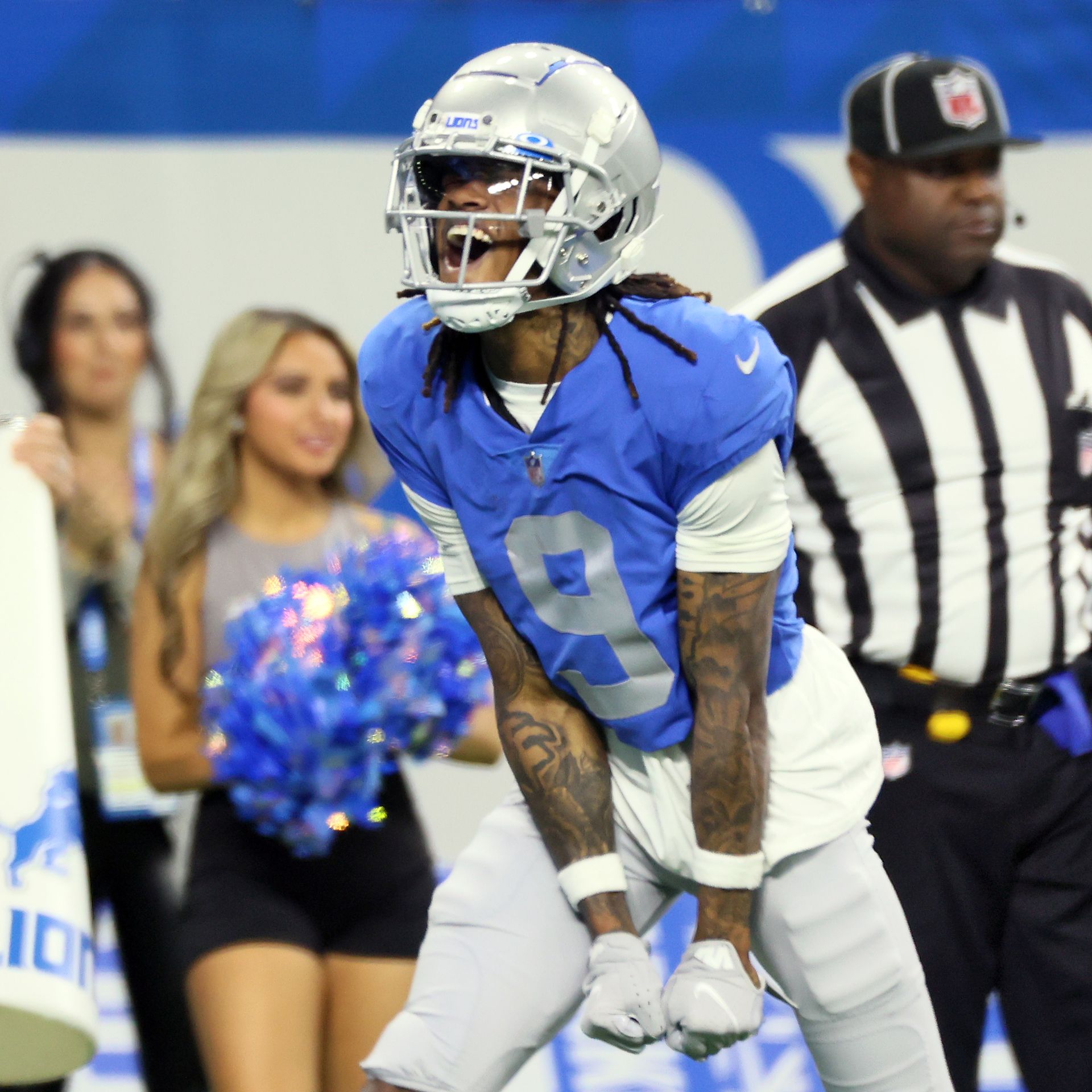 Lions vs Bears: Cheer Photos