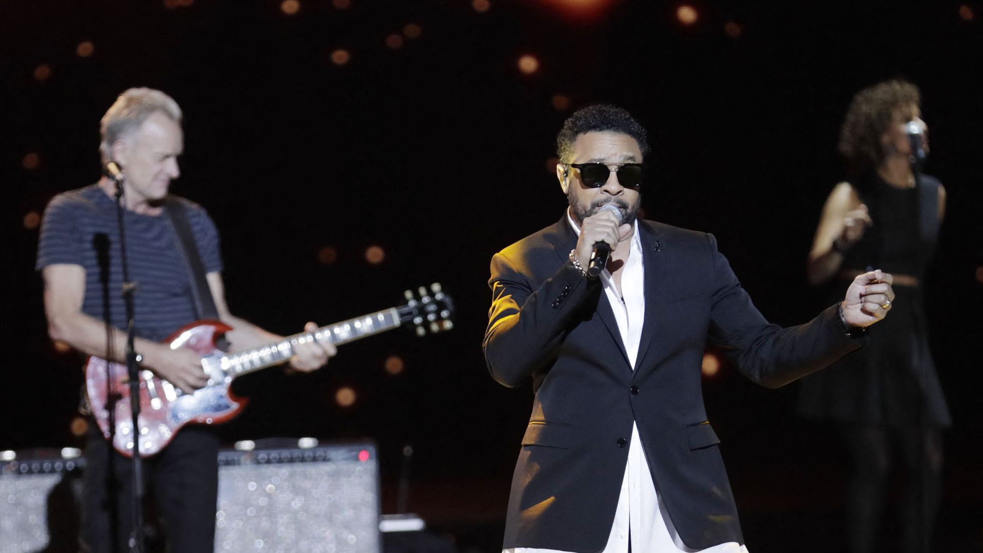 Jamaican singer Shaggy performs