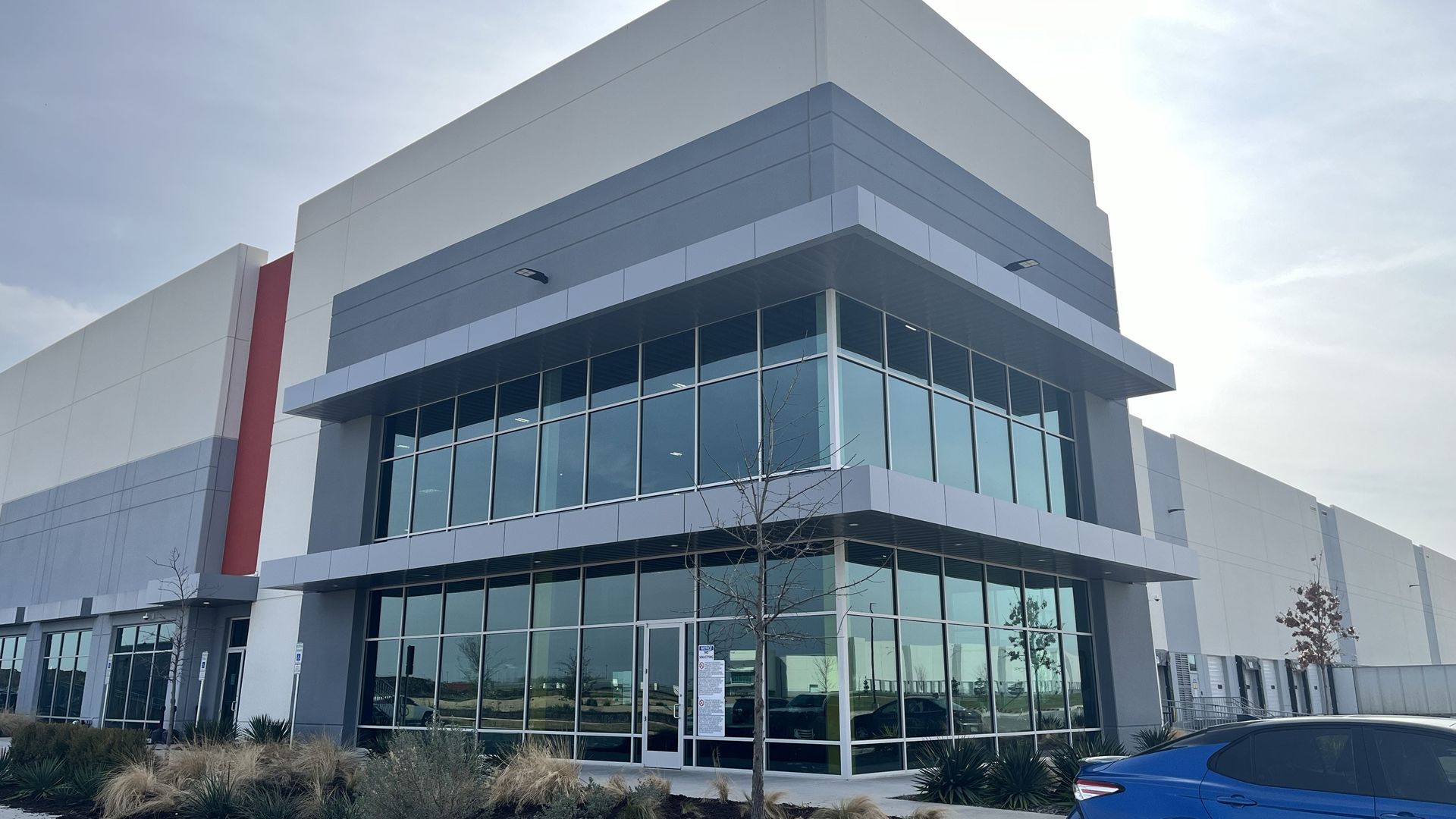 A photo of the outside of a manufacturing building in Fort Worth, Texas 