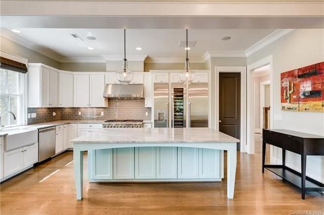 2402 Cumberland Ave kitchen