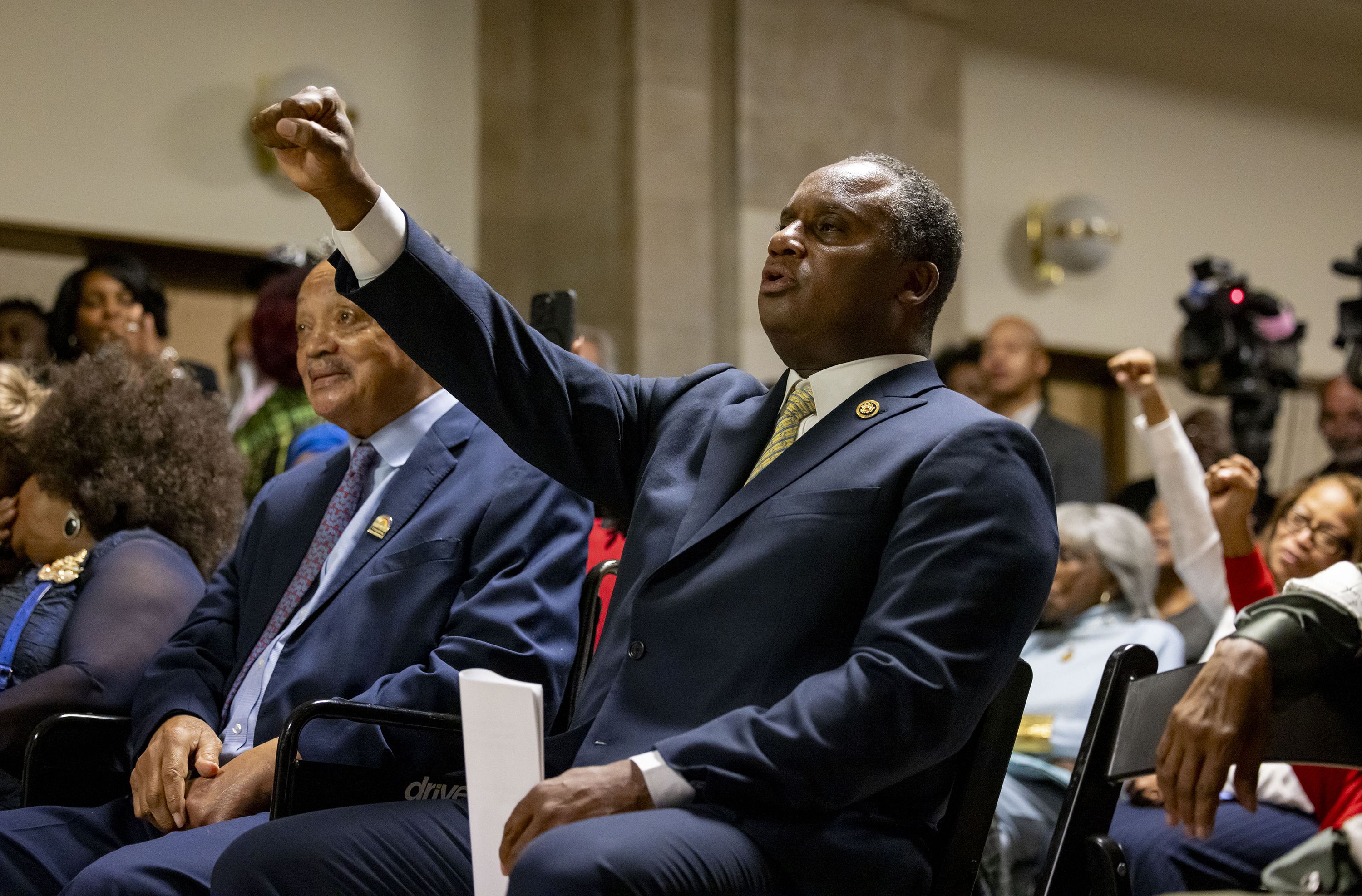 Jesse Jackson's son eyes 11th-hour campaign for DNC chair