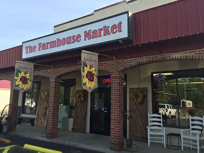 Farmhouse-Market-outside