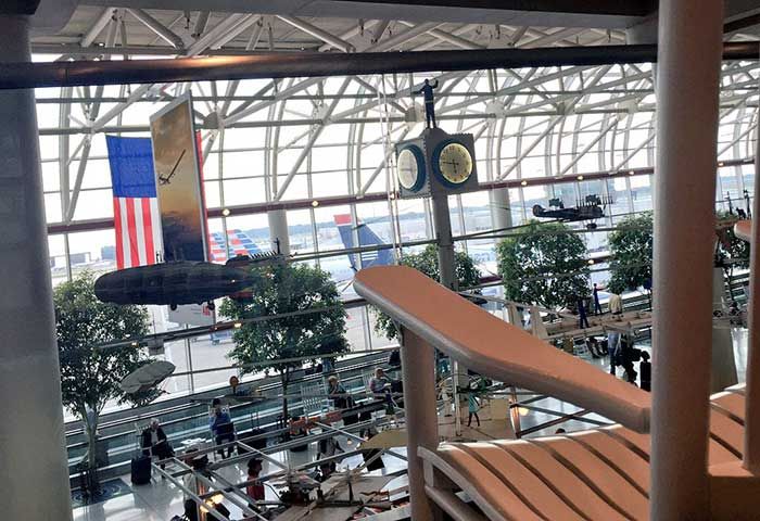 charlotte-douglas-airport-atrium