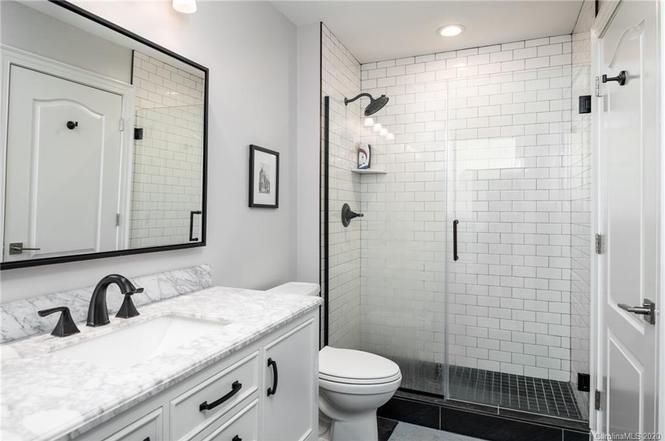 315 Arlington Ave #1802 bath