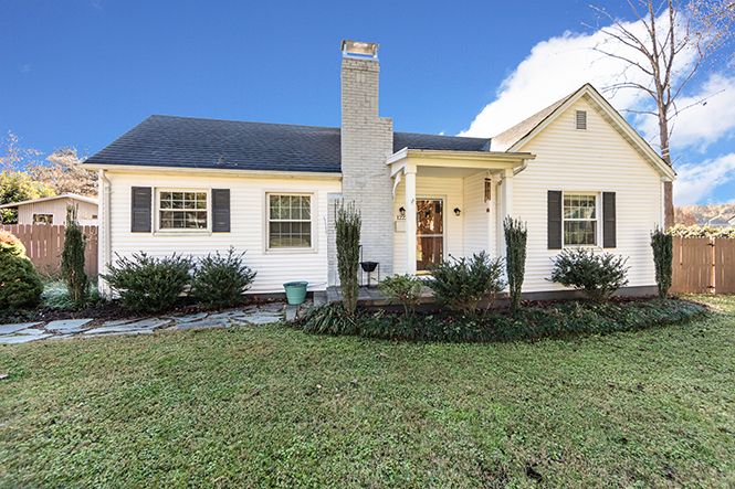 1222 Rollins exterior