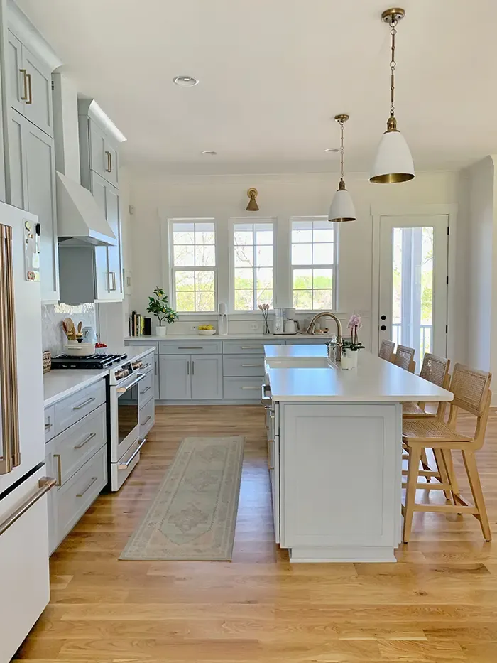 Sarah Crosland's custom cottage on Lake Wylie kitchen