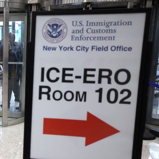 ICE enacts new policy on congressional visits to facilities thumbnail