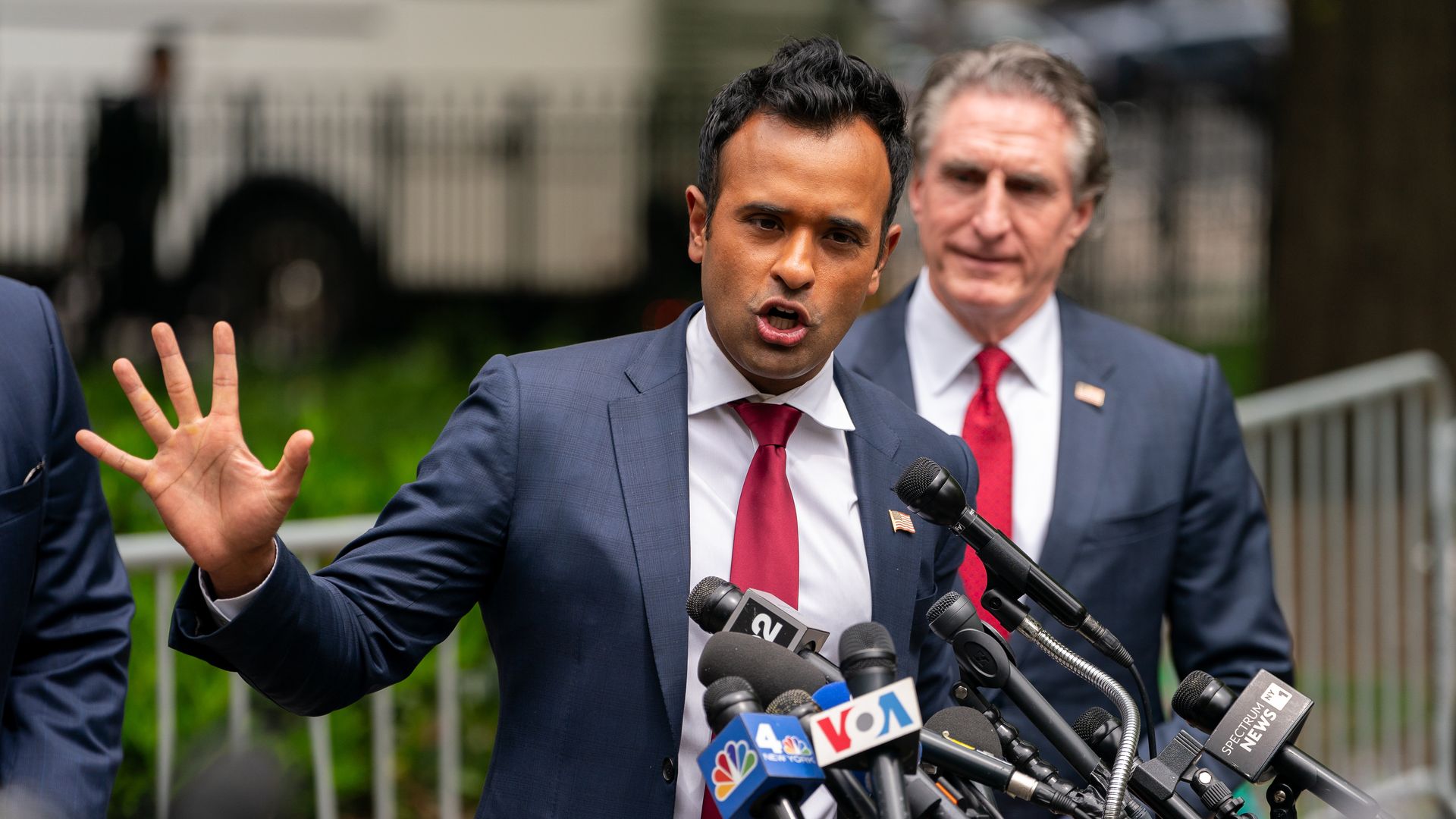 Former presidential candidate Vivek Ramaswamy addresses the media outside of Manhattan Criminal Cour